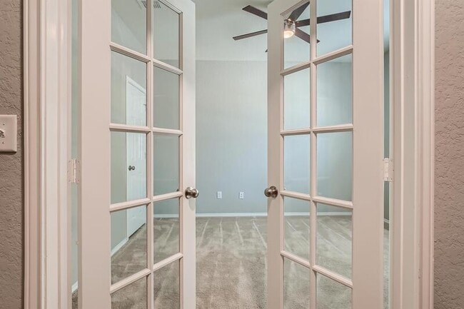 Photo - 13927 Laurel Br