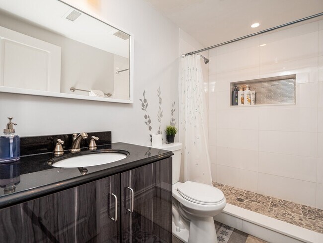 Photo - 2 Buckley Ave Unit 1