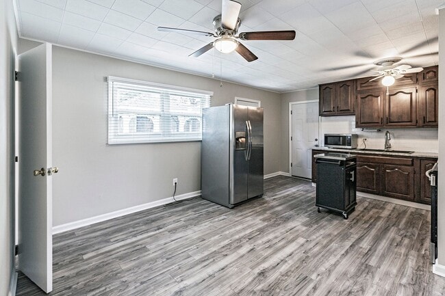 Photo - 3 bedroom, 1 bath, newly renovated ranch i...