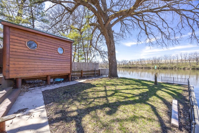 Photo - 3341 E 2059th Rd