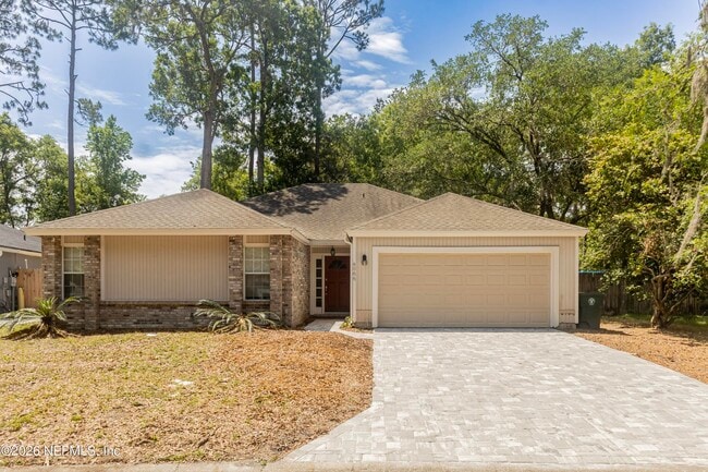 Building Photo - 8066 Dickie Dr