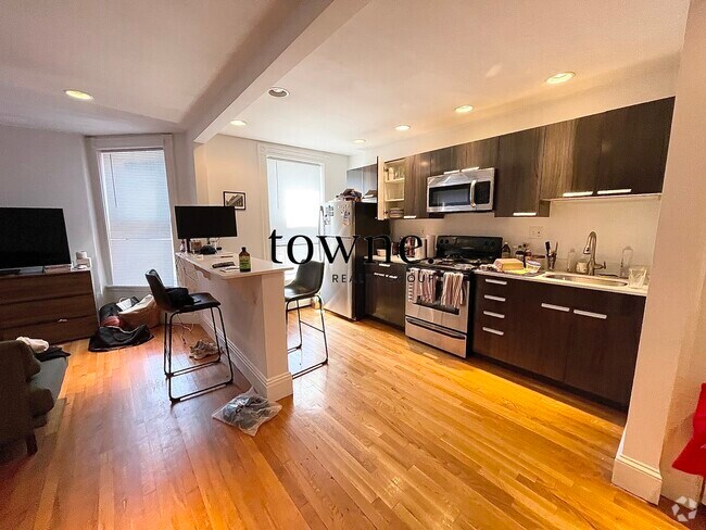 Building Photo - 60 Massachusetts Ave Unit 4 Rental