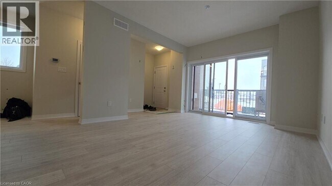 Photo - 525 Erinbrook Dr