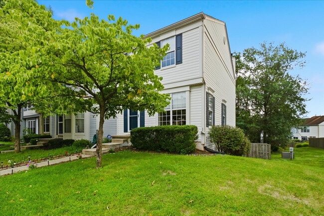 Photo - Updated 3BR End-Unit Townhome in Ashburn Farm