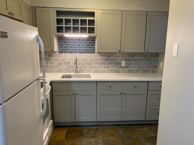 Photo - 45 Oval Rd Unidad 31 Rental