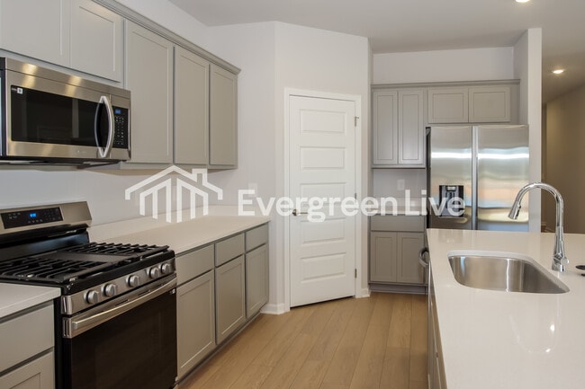 Photo - 158 Fenwick Pl