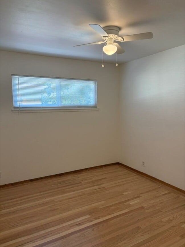 Photo - 430 S Bayview Ave
