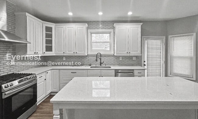 Photo - Modern Living in Saddle Bridge with Private Patio / 4 Beds and 2.5 Bath / Available Now!