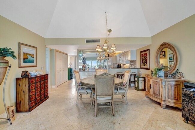 Photo - 1555 NE Ocean Blvd Unidad 402