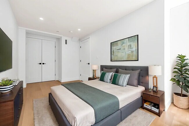 Photo - 18 E 13th St Unit 1