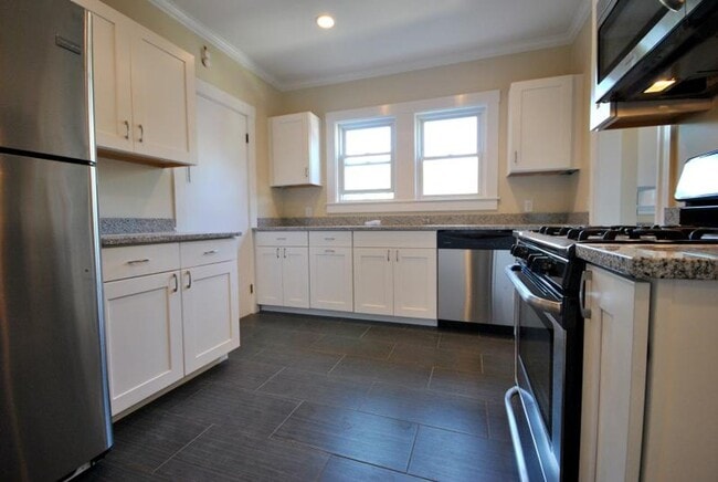 Photo - RENOVATED 4 BED/2 BATH IN BRIGHTON'S OAK SQUARE FOR 9/1 ~ WATER INCLUDED