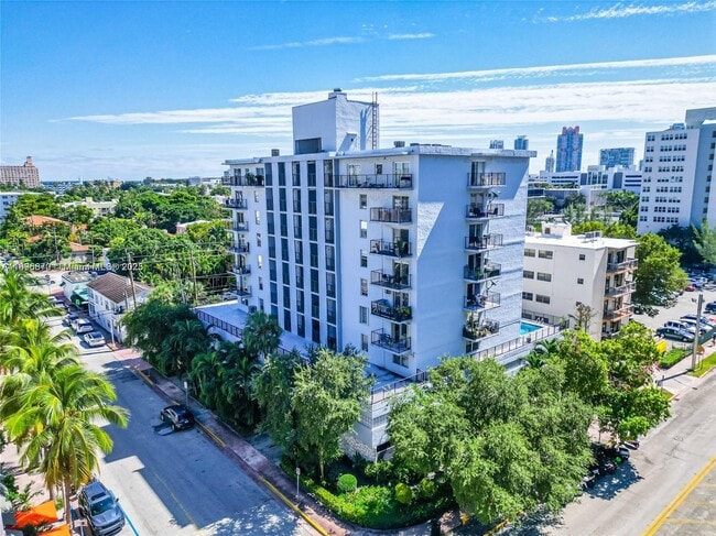 Building Photo - 899 West Ave Unit 4D