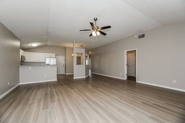 Photo - 1368 High Plains Dr W