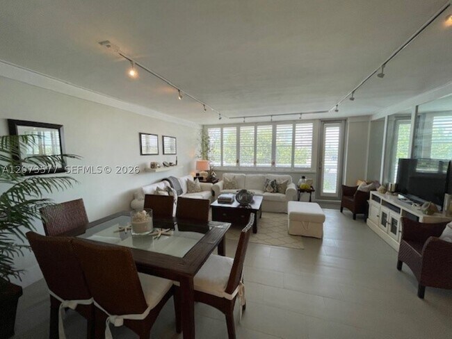 Photo - 5313 Collins Ave Unit 404
