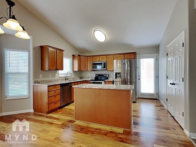 Photo - 935 Chris Cir