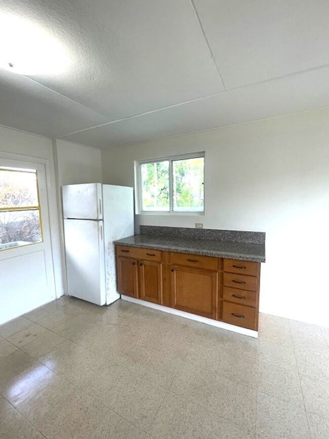 Photo - 2 Bed/ 1 Bath with Parking in Kailua