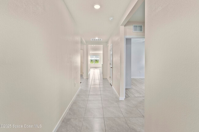 Photo - 1015 Dugan CIR SE
