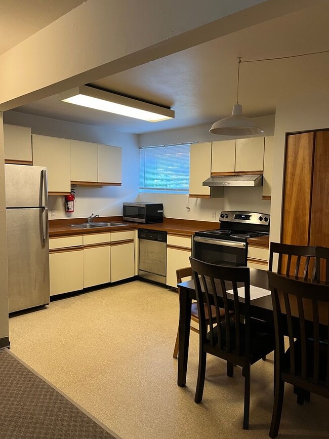 Photo - Ravenwood Apartments