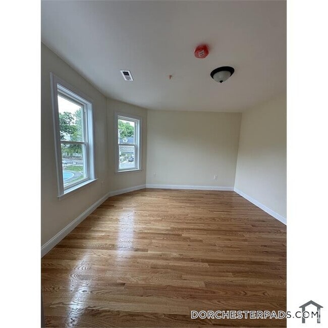 Building Photo - 49 Woodcliff St Rental