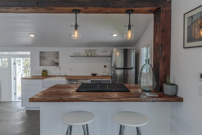 Photo - 1433 Talmadge St Unit 4300 Sunset Dr