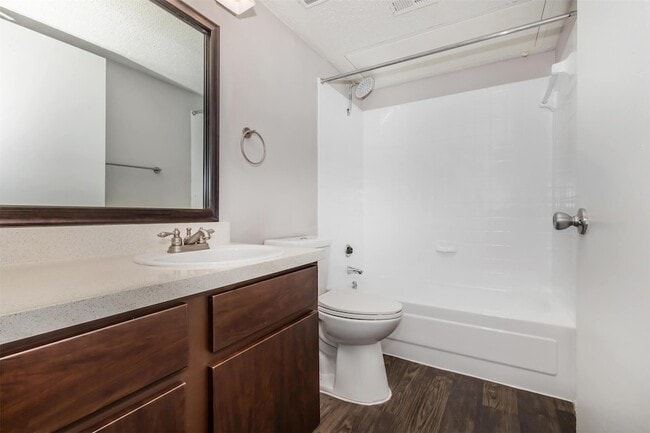 Photo - 8301 Boat Club Rd Unidad 811