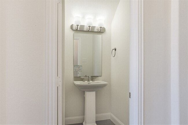 Photo - 601 Cherry Tree Ln