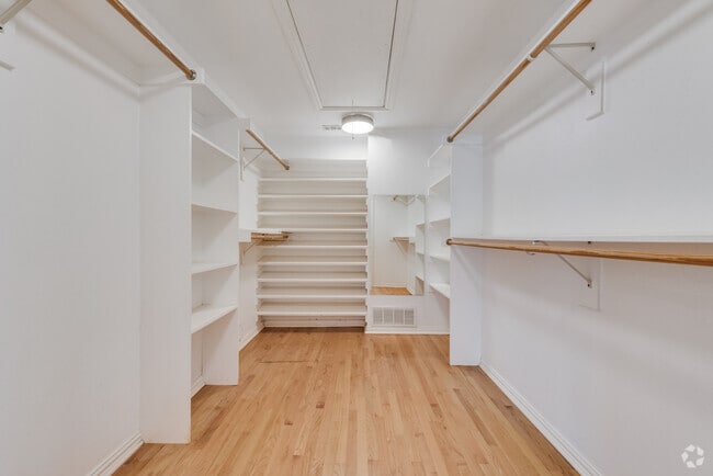 Building Photo - 6050 Ellsworth Ave Rental