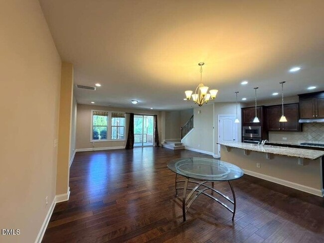 Photo - 305 Alamosa Pl