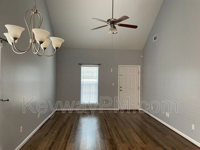 Photo - 830 Landing Dr