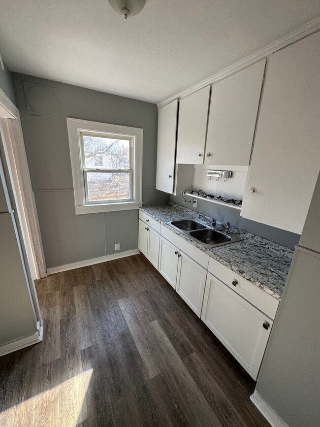 Photo - 2029 Cartier St