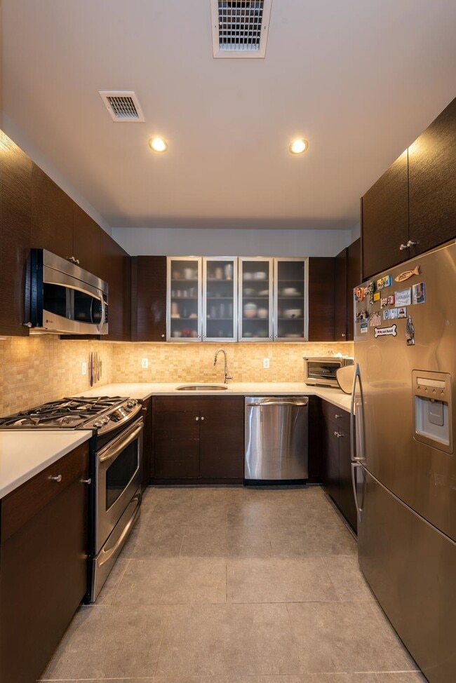 Photo - 232 Pavonia Ave