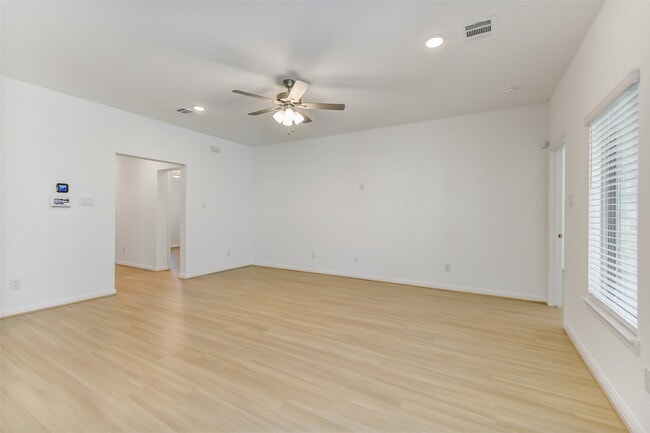 Photo - 11927 Pondwood Dr