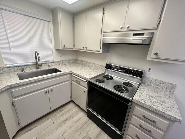 Photo - 1018 Cedar Gables Dr