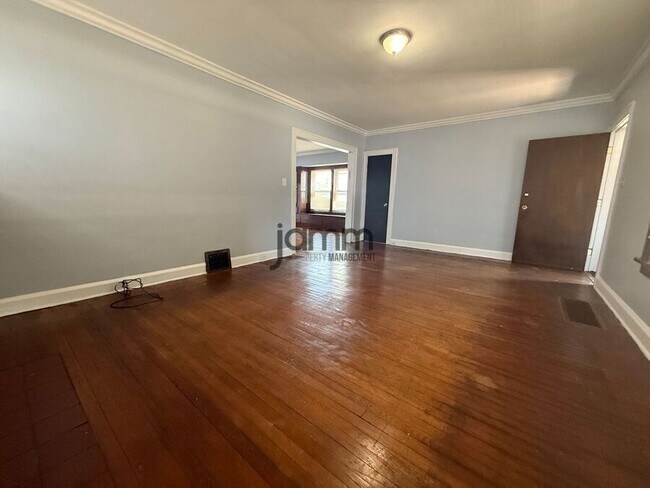 Photo - 10232 Almira Ave
