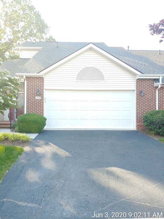 Building Photo - * RE-RENTAL AVAILABLE 7/15/26 * 3 Bedroom 2.5 Half Bath Townhouse with 2 Car Garage