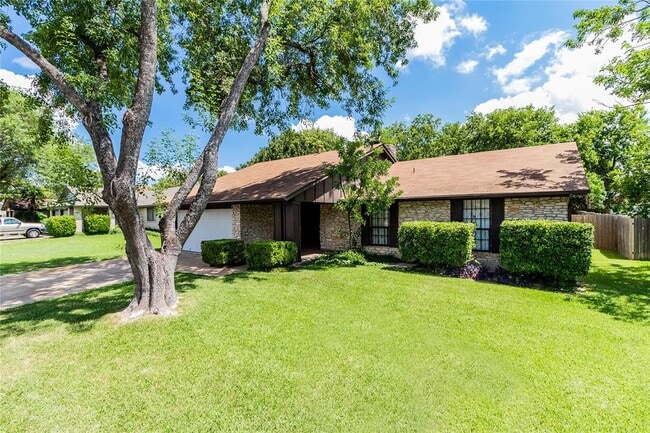 Photo - 906 Red Cliff Dr