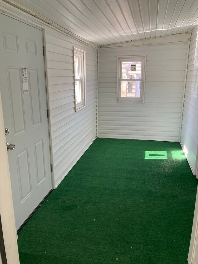 Photo - 1913 George St