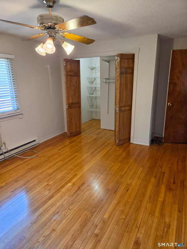 Building Photo - 8 Queen St Unit 8 D