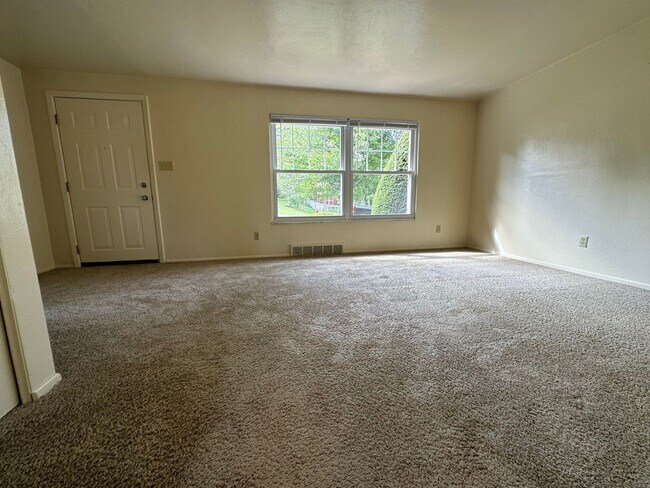438 Mower Dr