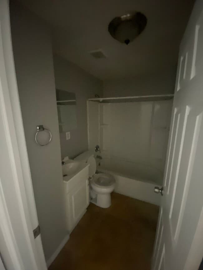 Photo - 1836 E Atlantic St Unit 2nd Floor