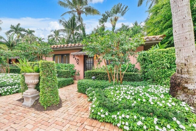 Building Photo - 226 Chilean Ave Unit 1&2