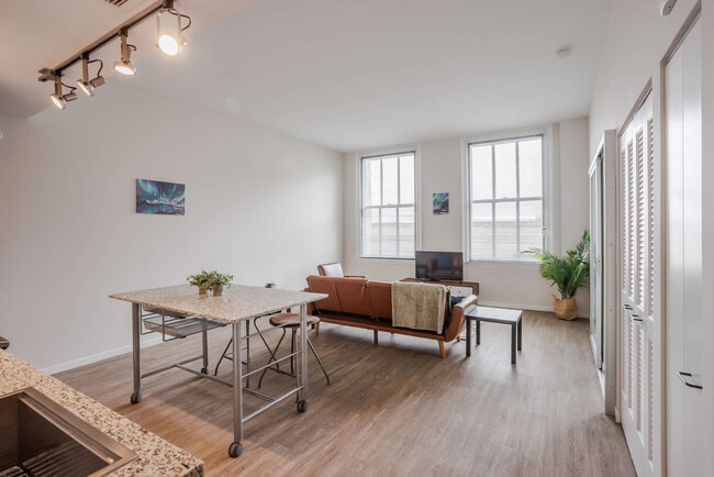 Photo - 9-JAN-JAN E 4th St Unidad ID1222848P