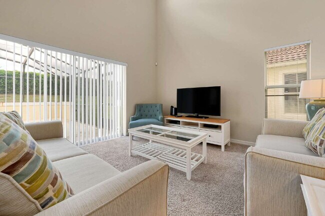 "Furnished 4-Bedroom Pool Home – Comfort and Style in Davenport"