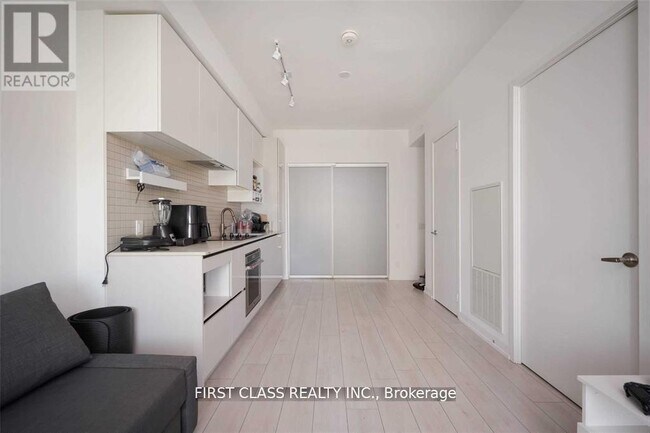Photo - 950 Portage Pkwy Unit 3703