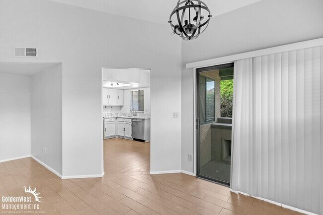 Photo - Stunning 2Bdm 2Ba Home in the Heart of Gle...