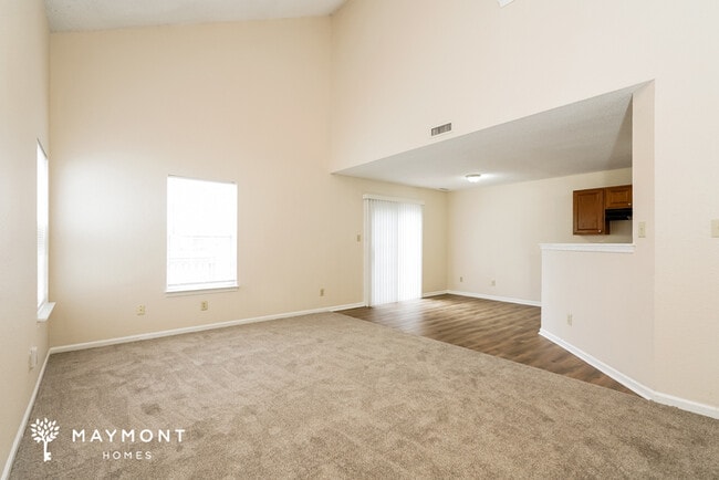 Photo - 1284 Edgewater Dr