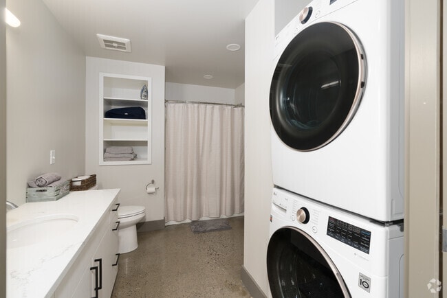 1BR, 1BA - 1109SF - Bathroom
