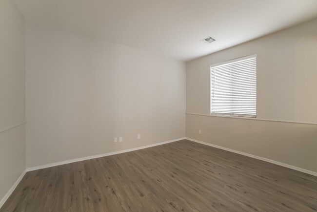 Photo - 4439 W Apollo Rd