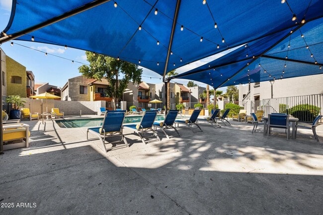 Building Photo - 4748 W Sierra Vista Dr Unit B1 Rental