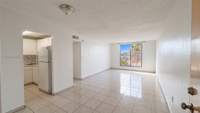 Photo - 666 W 81st St Unit 303